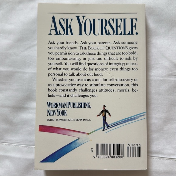 Book: The Book of Questions - Picture 6 of 11